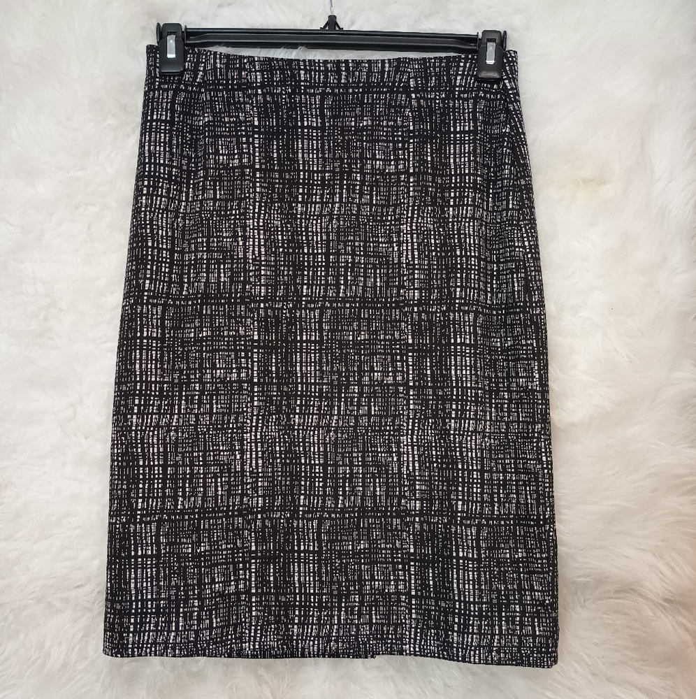 Coldwater Creek Black and Gray Pattern Skirt Size 6